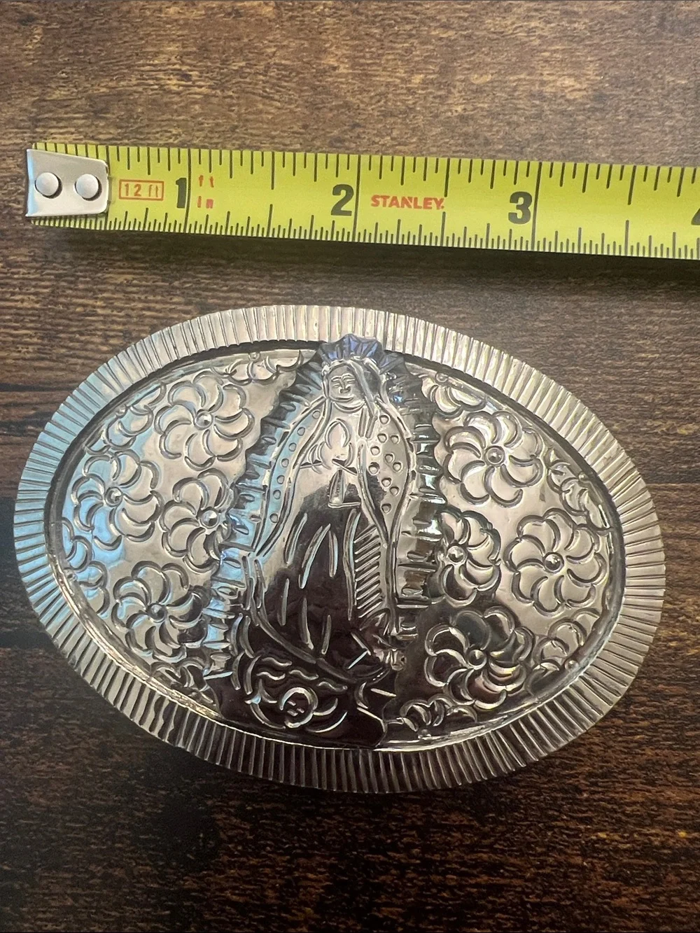 N/A oval silver